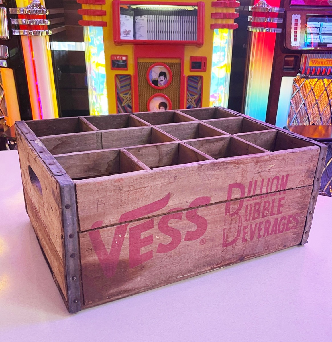 Origineel Vess 'Billion Bubble Beverages' Houten Krat - USA Vintage | The Dutch Pickers