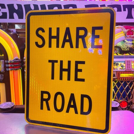 Origineel Vintage USA “Share The Road” Verkeersbord - 61 x 45 cm | The Dutch Pickers