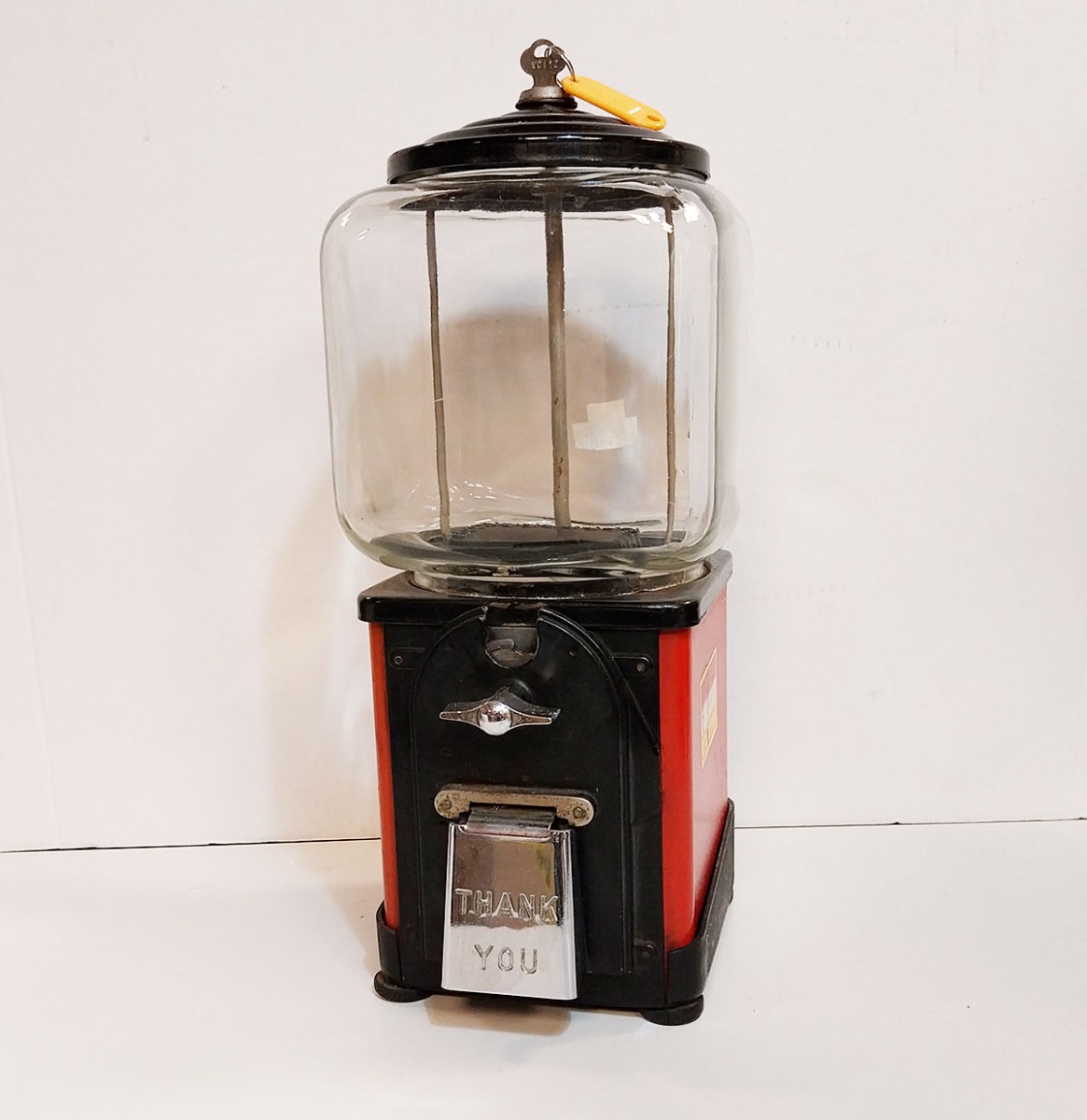 Originele Victor Snoep en Kauwgomballen Automaat | The Dutch Pickers