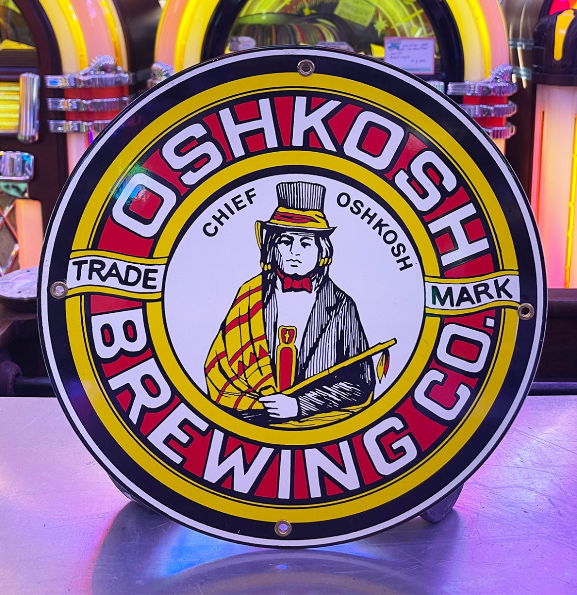 Oshkosh Brewing Co. Emaille Reclamebord - 1990s Sample - Ø30cm | The Dutch Pickers