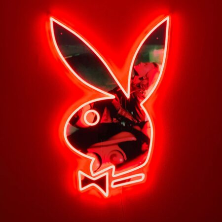 Playboy Car Bunny - Wandbord Neon - Rood LED | Playboy