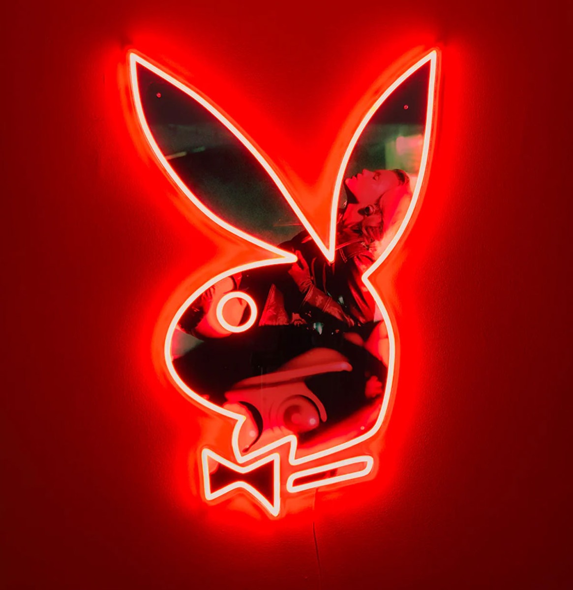 Playboy Car Bunny - Wandbord Neon - Rood LED | Playboy