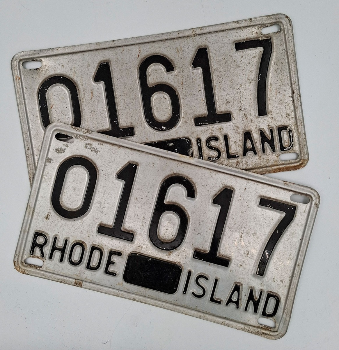 Rhode Island 1950s Kentekenplaten (Set) - Origineel | The Dutch Pickers