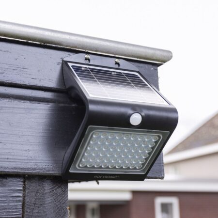 Rhodes Solar Wandlamp Up & Down - met Bewegingssensor - 4W - 3000K Warm wit - 2 lichtstanden - IP65 waterdicht - Wandlamp Schutting - Zwart | HOFTRONIC