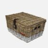 Rieten kratmand Witte rand maat L met klep | Wicked