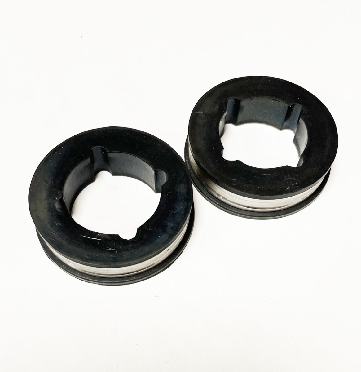 Rubberen Eindmotorsteunen voor Raytheon Brand 1140RPM Main Mech Motors W1100 (Set van 2) | Wurlitzer