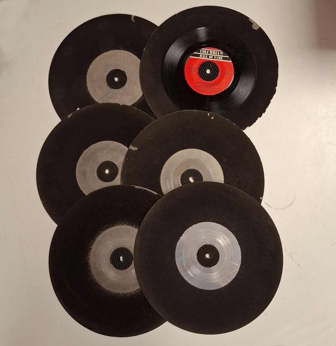 Set Of 6 Jukebox Record Trays With 45RPM Spacer - USED | Fiftiesstore