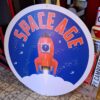 Space Age Kartonnen Bord - Ø97cm | The Dutch Pickers