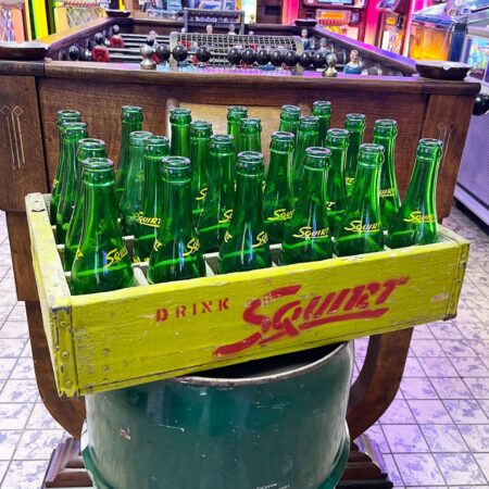 Squirt Soda Houten Krat Met 24 Flesjes - Origineel | The Dutch Pickers