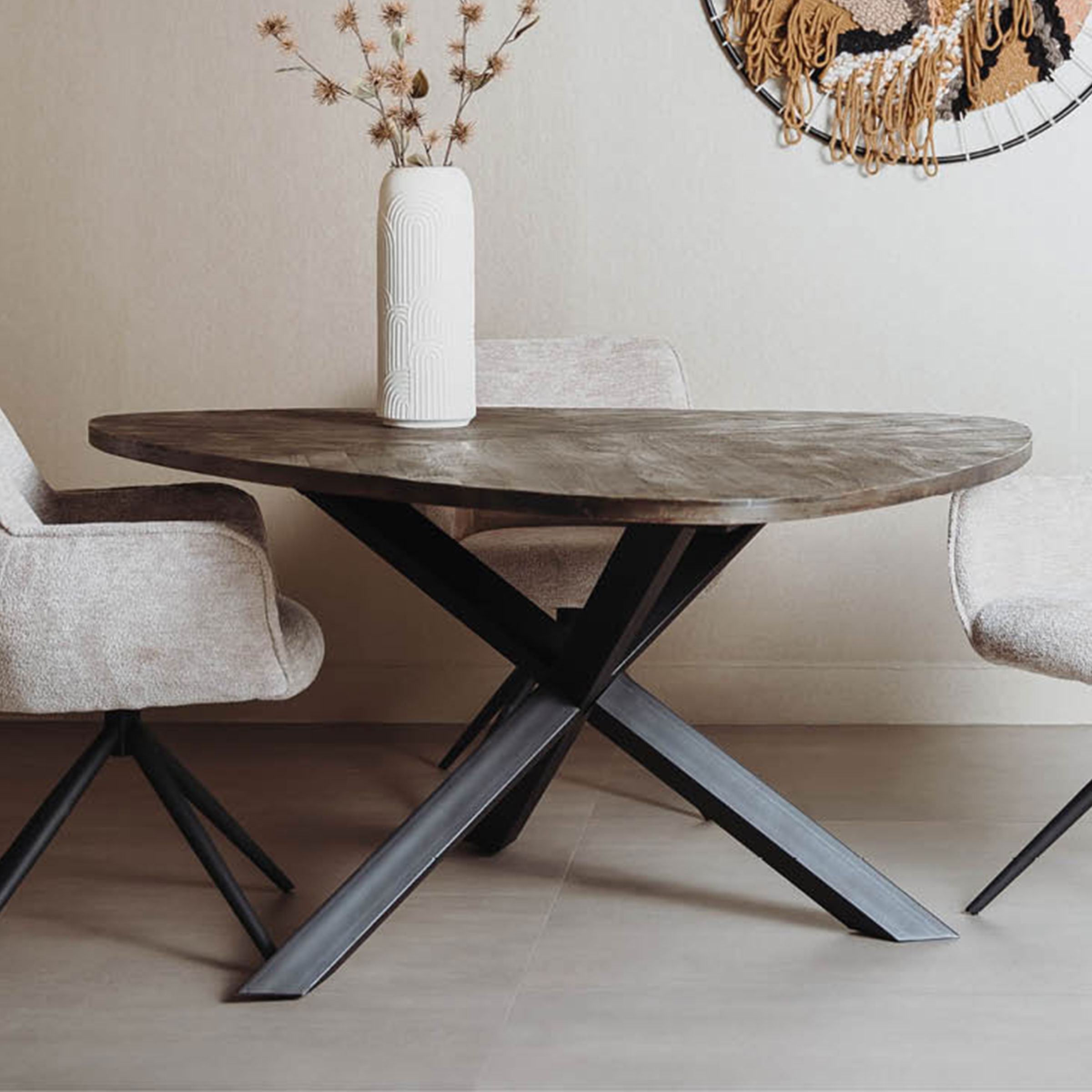 Tower Living Driehoekige Eettafel 'Trivero' Mangohout