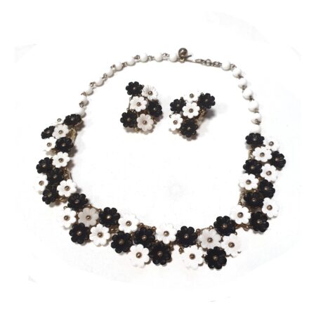 True Vintage Juwelen Set Ketting & Oor Clips Bloemen Zwart Wit | Fiftiesstore