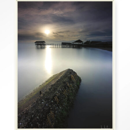 Urban Cotton Wandkleed 'Batu Lamunan' 110 x 145cm in Floating Frame - off white | Urban Cotton