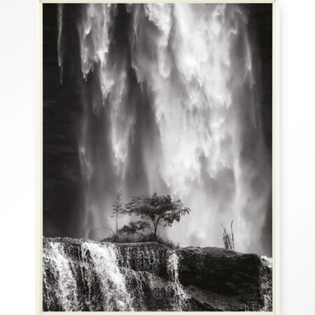 Urban Cotton Wandkleed 'Germinate' 110 x 145cm in Floating Frame - off white | Urban Cotton