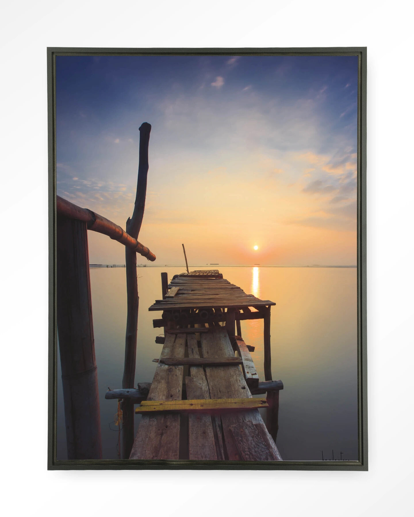 Urban Cotton Wandkleed 'Sun Shy Cirebon' 145 x 190cm in Floating Frame - black | Urban Cotton