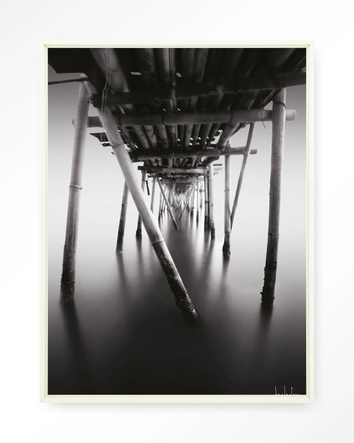Urban Cotton Wandkleed 'Underworld' 80 x 110cm in Floating Frame - off white | Urban Cotton