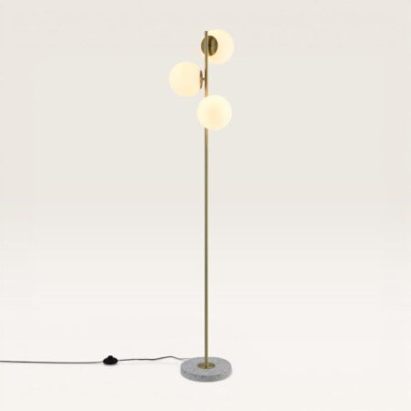 Verano - Staande lamp Goud 150 cm - 3 bollen - Modern design - Woonkamer lamp - Opaalglas - Terrazzo voet - E14 fitting - Met voetschakelaar | LUSENZ