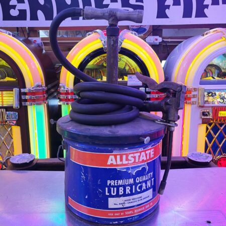 Vintage Allstate Premium Quality Lubricant Smeervetblik met Vetpomp - Sears Roebuck USA | The Dutch Pickers