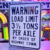Vintage Amerikaans “WARNING LOAD LIMIT” Verkeersbord Staal met Reliëf - 61 × 45 cm | The Dutch Pickers