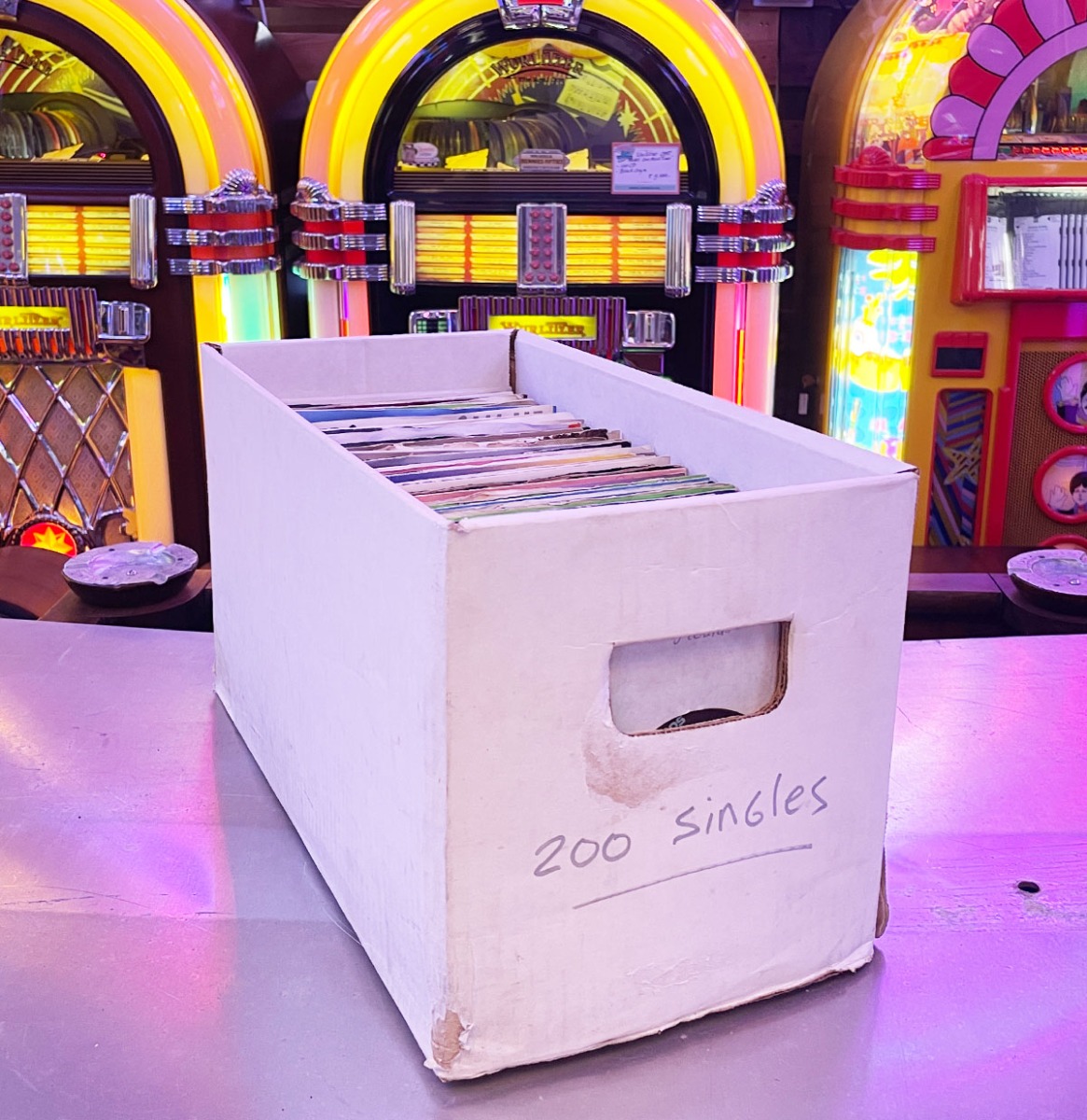 Vinyl 45 Toeren Singles Blind Box - 200 Singles (LP) | The Dutch Pickers
