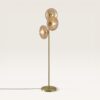 Virello - Gouden Staande lamp Metaal 150 cm - 3 bollen - Klassiek Vintage Design - Woonkamer lamp - E27 fitting - Amberkleurig glas - Met voetschakelaar | LUSENZ