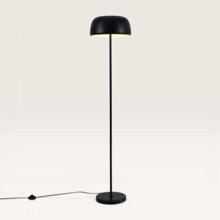 Voryn - Zwarte Staande lamp Metaal 150 cm - Klassiek modern design - Woonkamer lamp - E27 fitting - Met voetschakelaar | LUSENZ
