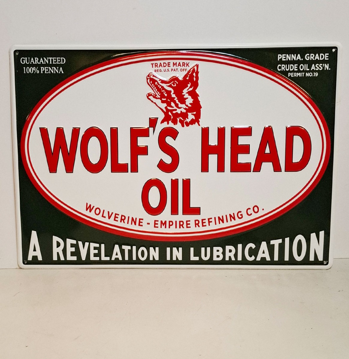 Wolf's Head Oil Stalen Bord Met relief - 50 x 35cm | Fiftiesstore