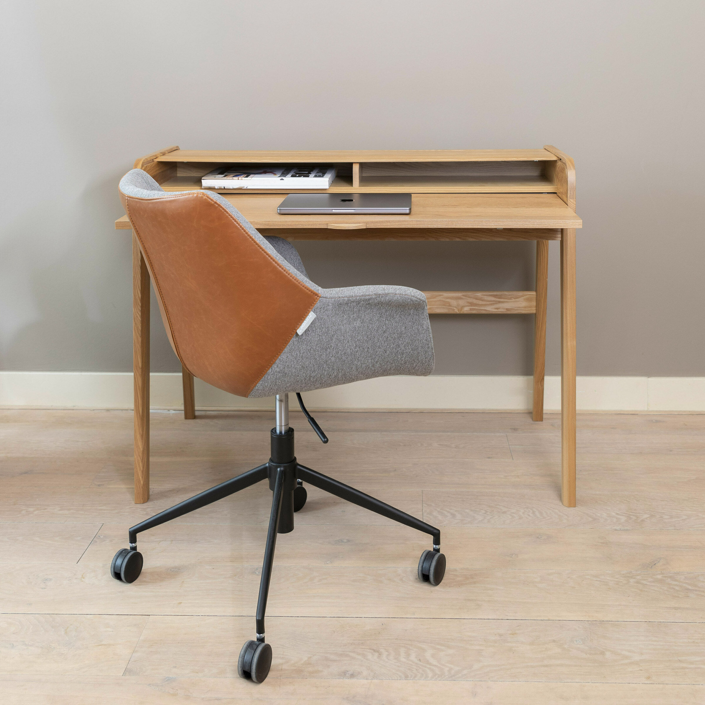 Zuiver Bureau 'Barbier' Essenhout