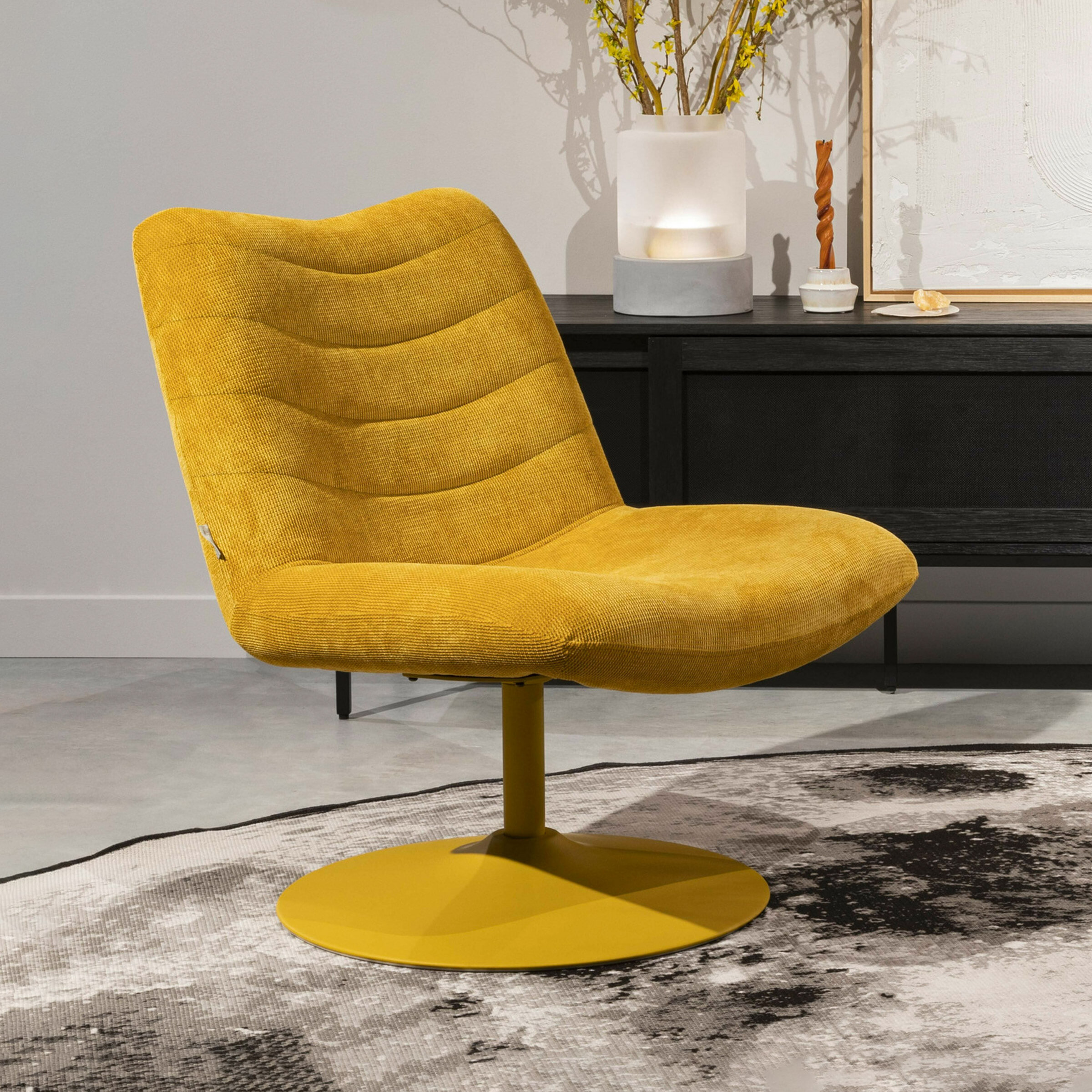 Zuiver Draaibare Fauteuil 'Bubba' kleur Okergeel | Zuiver