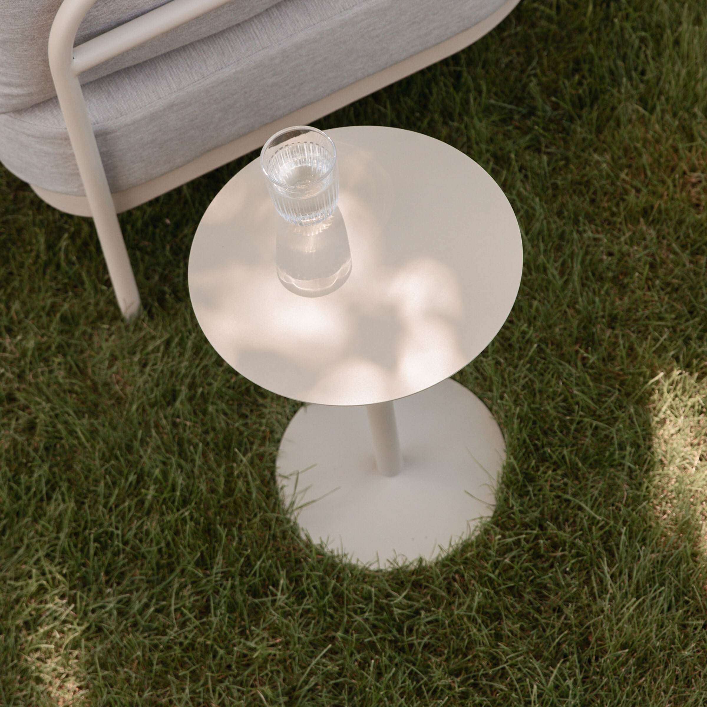 Zuiver Outdoor Bijzettafel 'Snow' 35cm