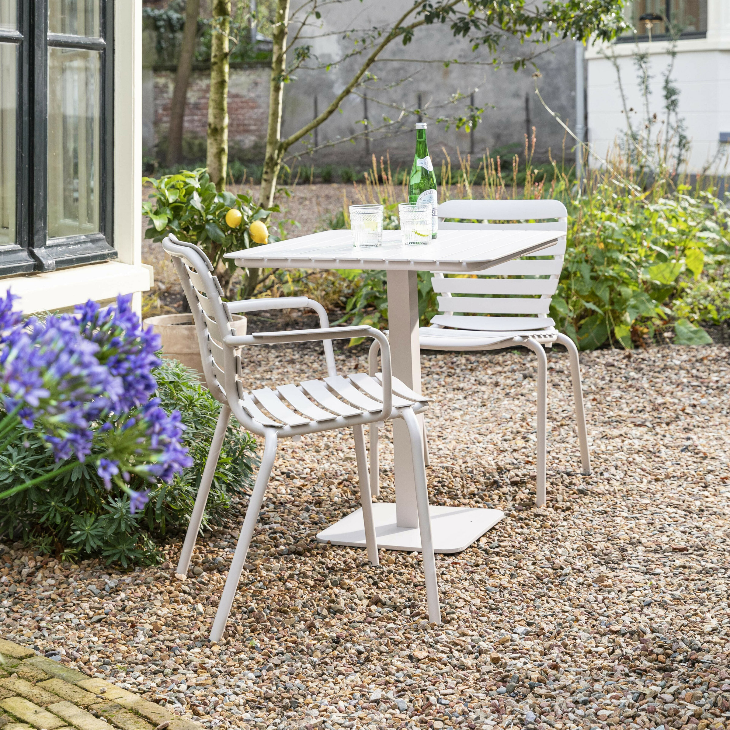 Zuiver Outdoor Bistrotafel 'Vondel' 71 x 71cm | Zuiver