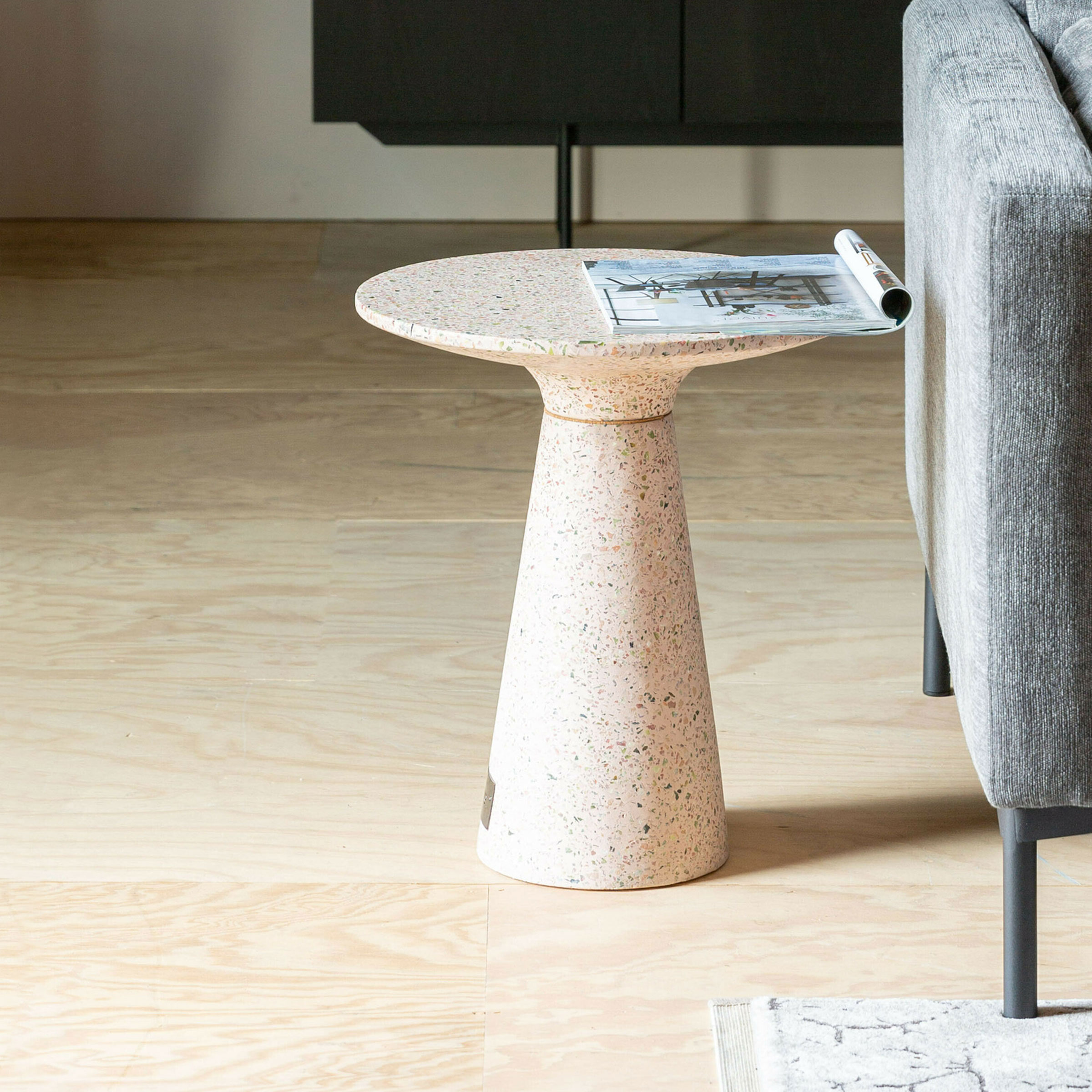 Zuiver Ronde Bijzettafel 'Victoria' Terrazzo