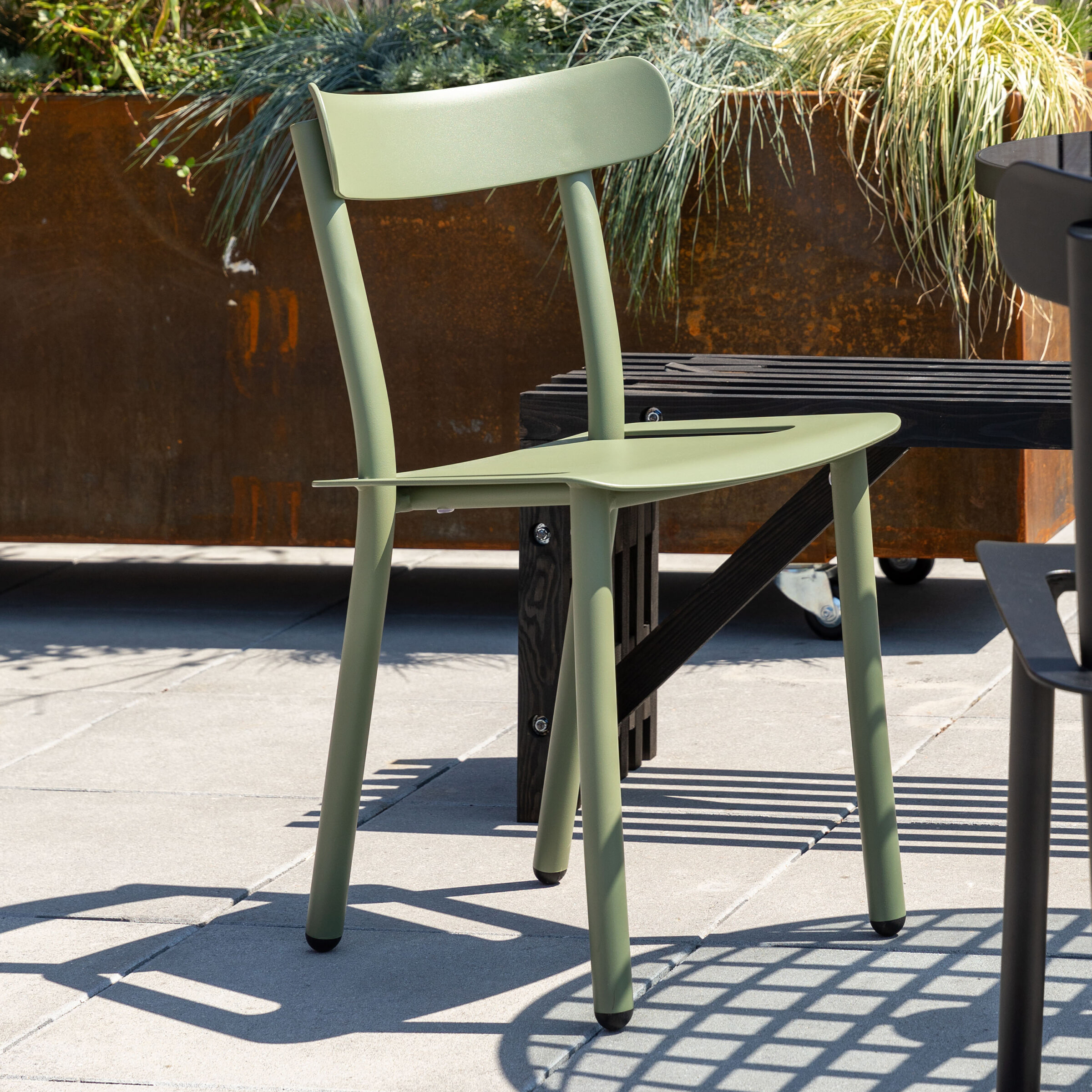Zuiver Tuinstoel 'Friday' kleur Groen | Zuiver