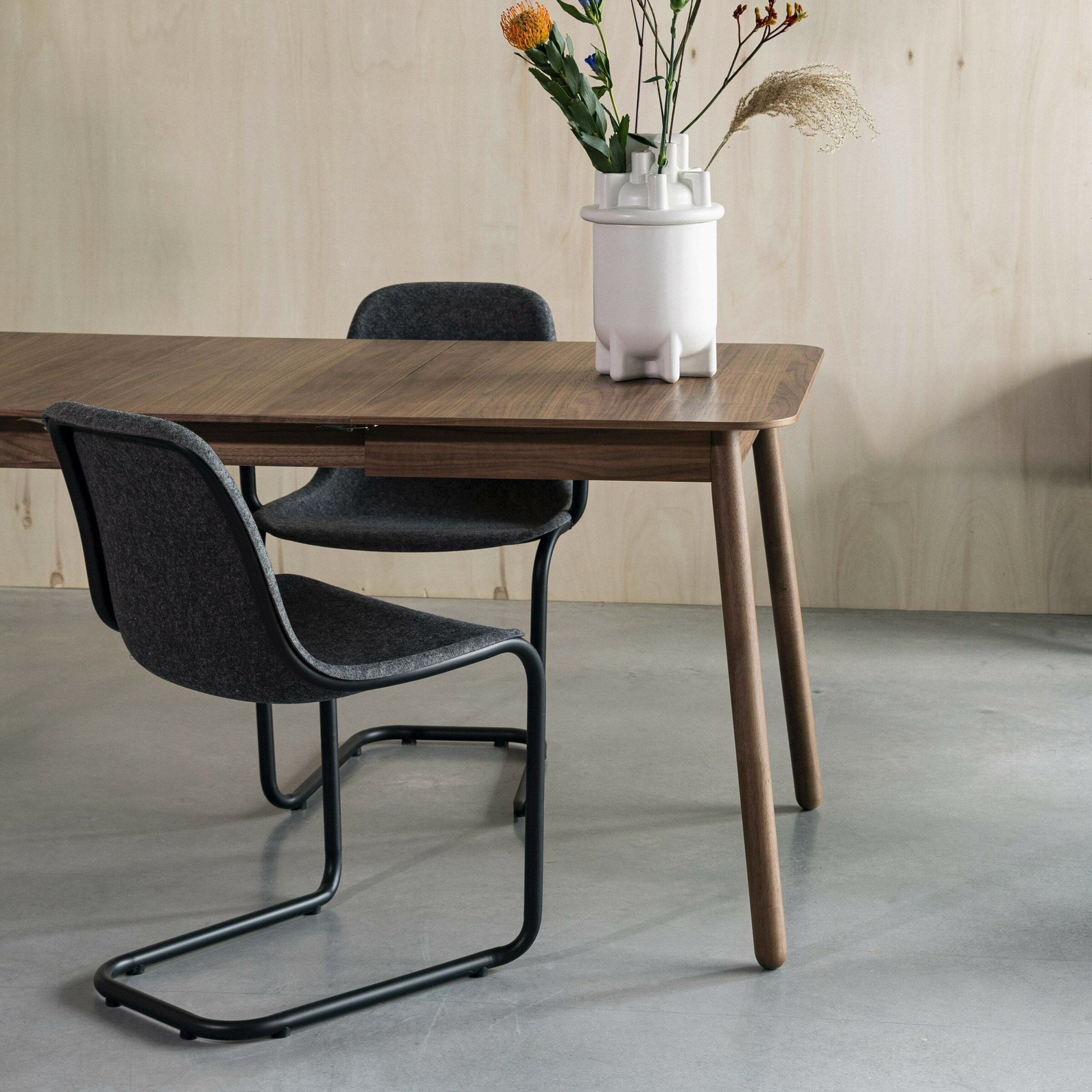 Zuiver Uitschuifbare Eettafel 'Glimps' Notenhout