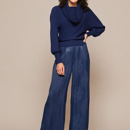 Angelina Trui Navy