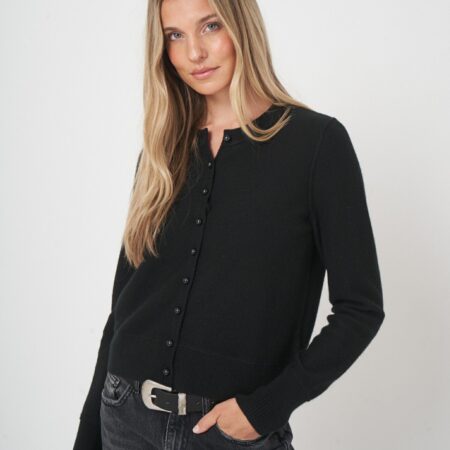 Cropped kasjmier vest met parelknopen | duurzaam & elegant