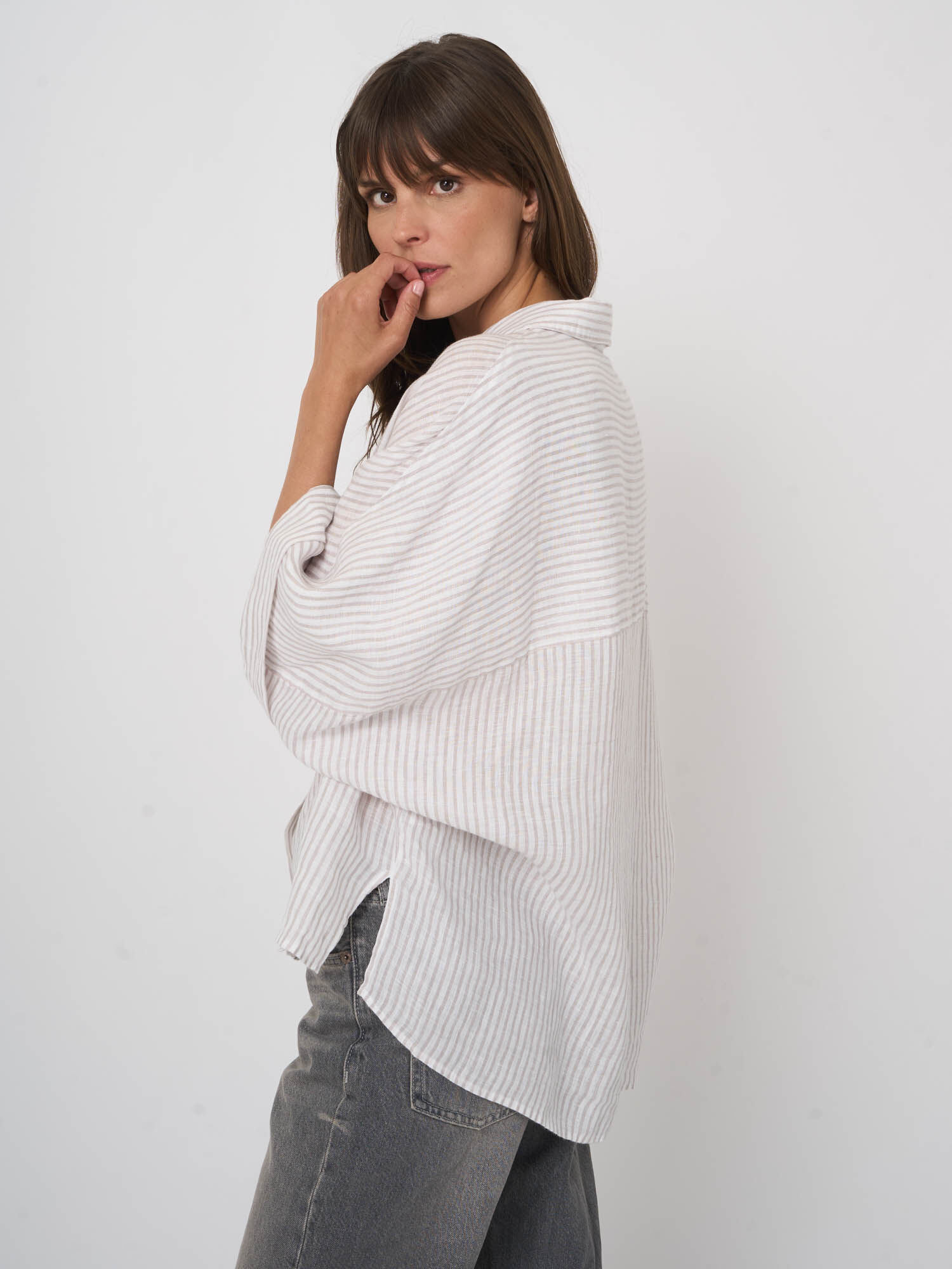 Dames linnen blouse gestreept met vleermuismouwen