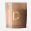 Kaars in glas ⌀8x9cm letter D (taupe)