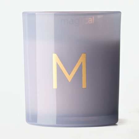 Kaars in glas ⌀8x9cm letter M (lichtblauw)