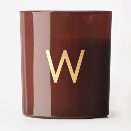 Kaars in glas ⌀8x9cm letter W (cognac)