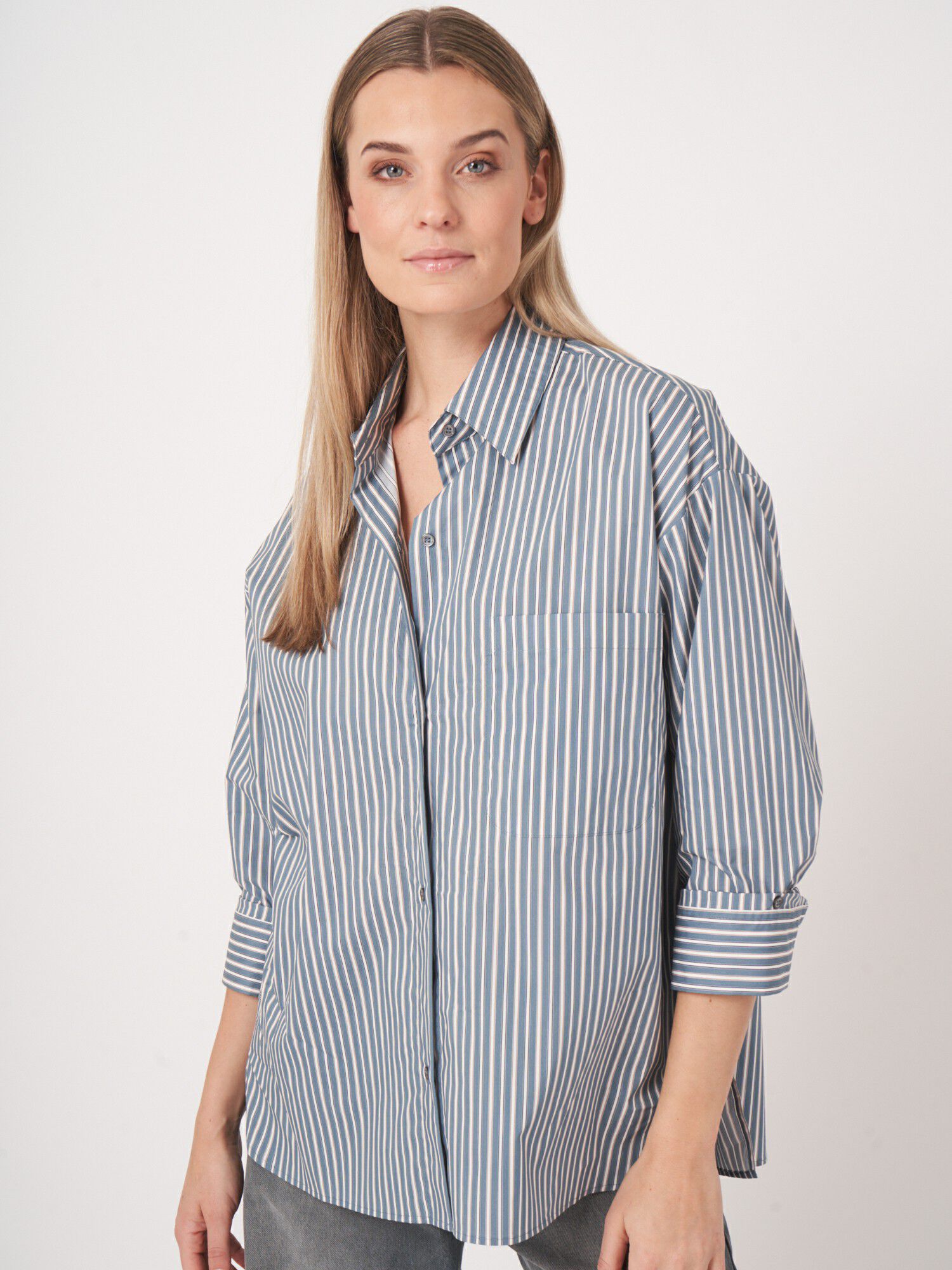 Katoenen shirt met strepen en omgeslagen manchetten