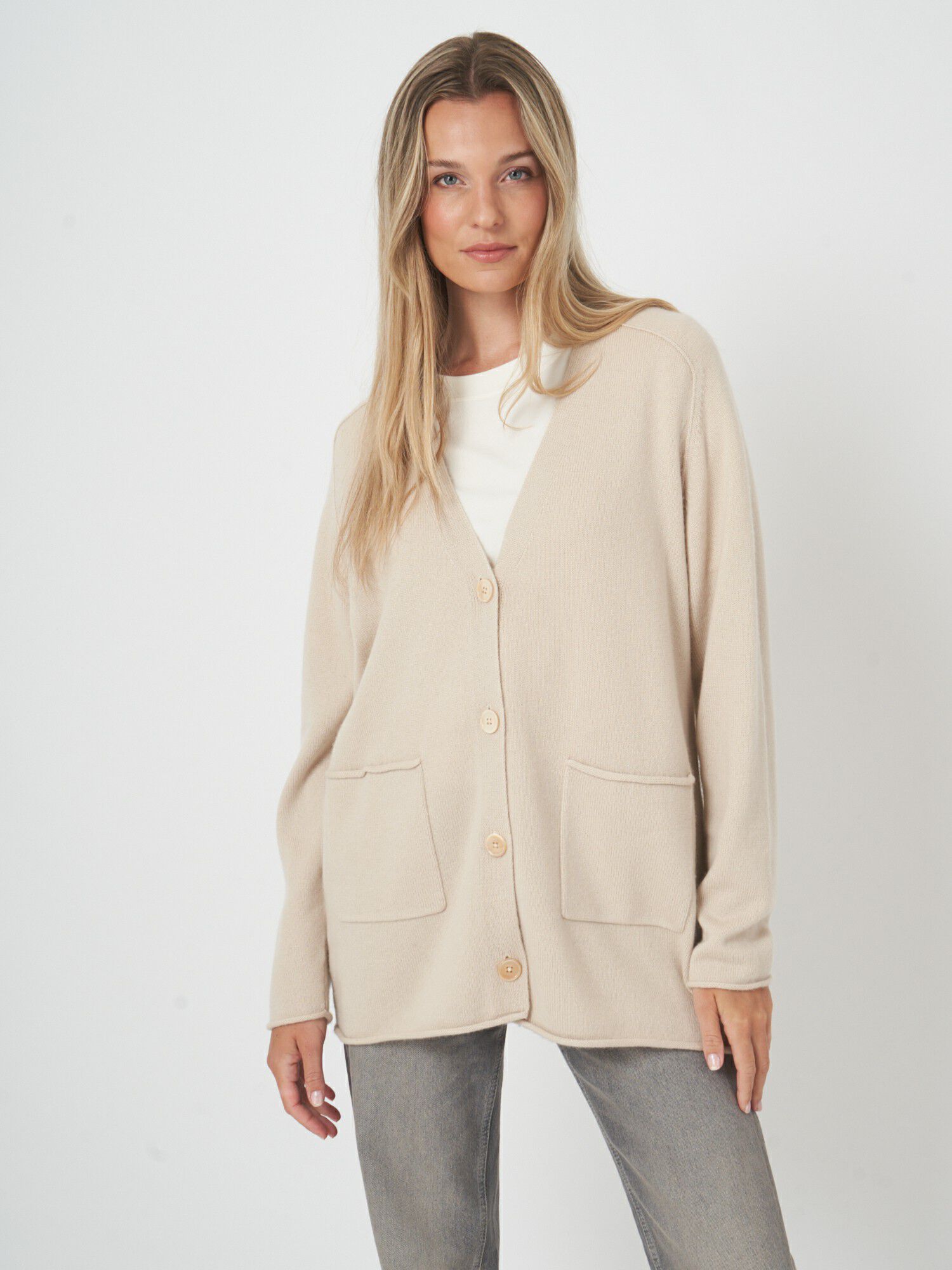 Lang en wijd kasjmier vest met v-hals
