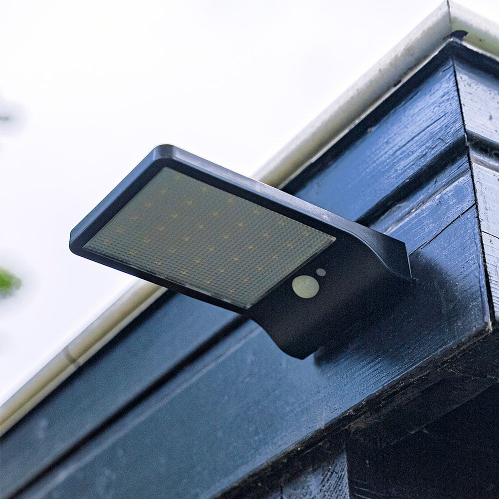 Macon - Solar Wandlamp met bewegingssensor - 36 LEDs - IP44 waterdicht - Zwart - Lantaarn | HOFTRONIC