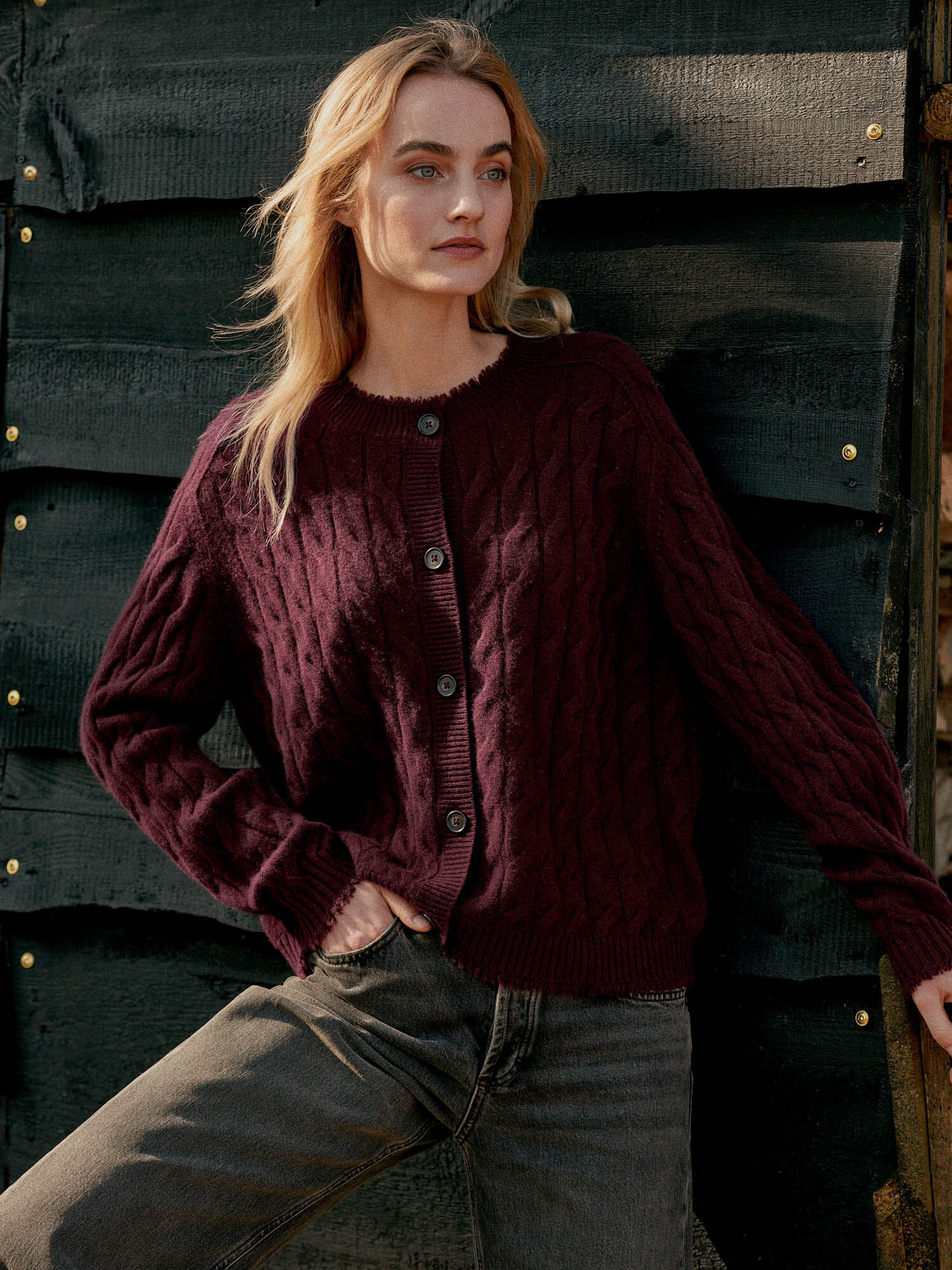 Organische kasjmier kabelgebreide cardigan met franjes