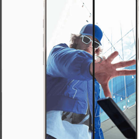 PanzerGlass Ultra-Wide Fit Apple iPhone 16 Pro Max Screenprotector Ceramic
