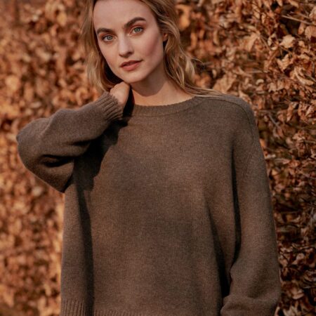 Relaxed fit kasjmier trui met ronde hals