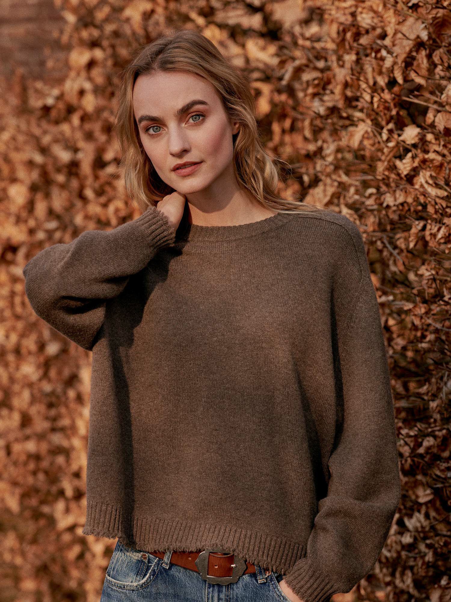 Relaxed fit kasjmier trui met ronde hals