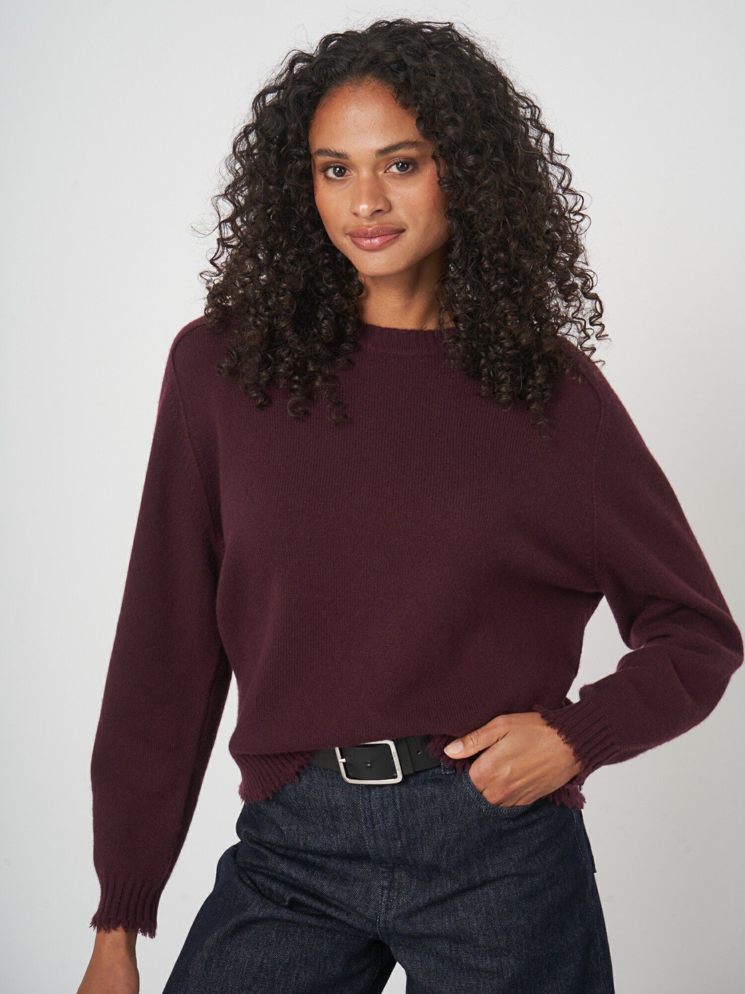 Relaxed fit kasjmier trui met ronde hals
