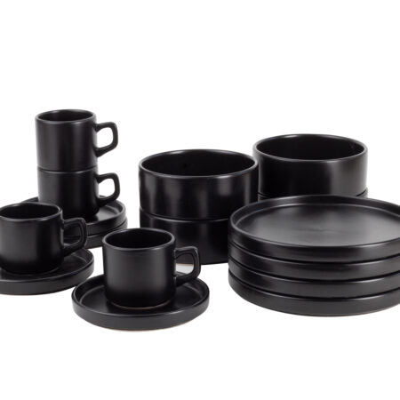 Scandinavisch servies van aardewerk